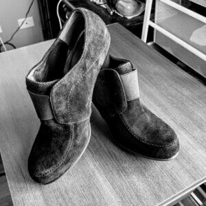 Liz Claiborne Flex "Yvonne" Black Suede Shoes